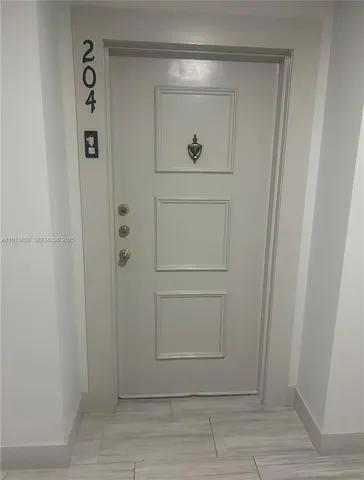 $2,300 | 303 Racquet Club Road, Unit 204, Weston, FL 33326