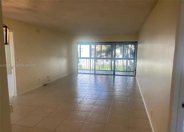 $2,300 | 303 Racquet Club Road, Unit 204, Weston, FL 33326