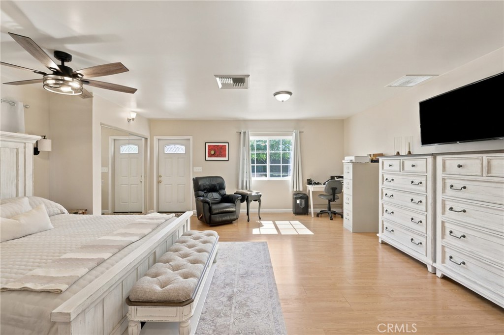1869 Country Club Road Thousand Oaks, CA 91360 - Photo 11 of 35