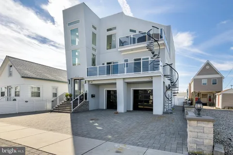 $2,235,000 | 420 West 17th Avenue, North Wildwood, NJ 08260