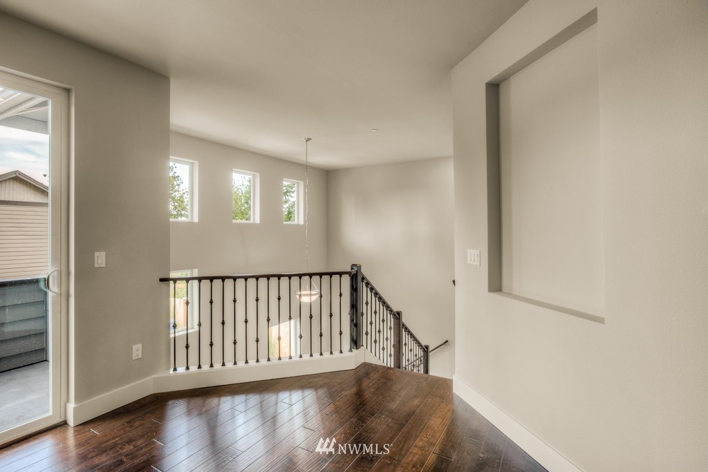 21423 43rd Drive Southeast, Unit 18 Bothell, WA 98021 - Photo 5 of 11