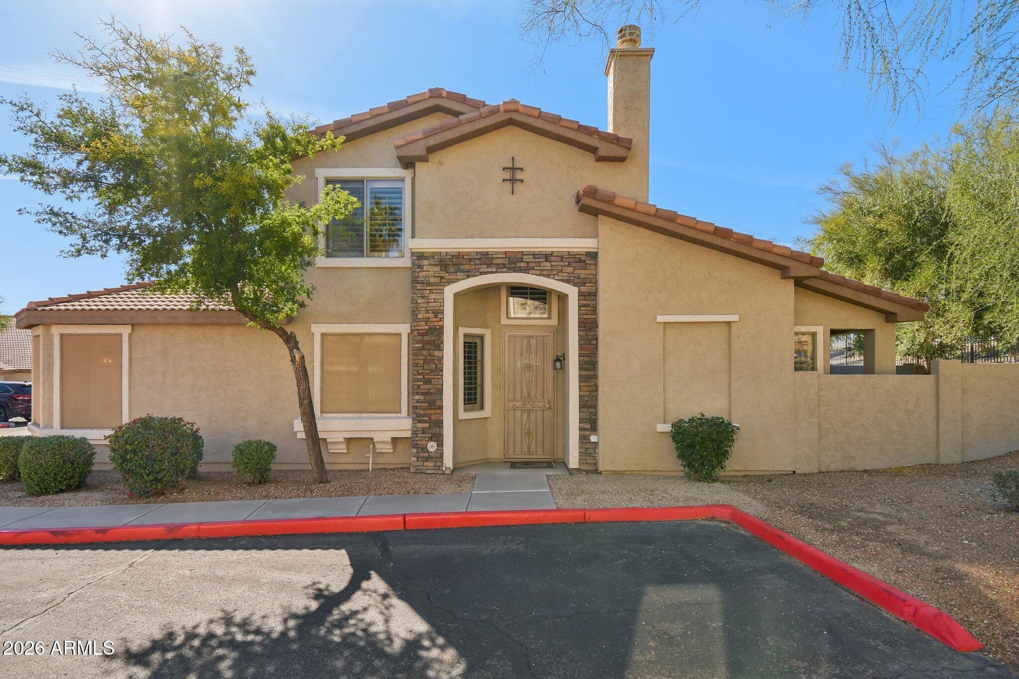 1024 East Frye Road, Unit 1039 Phoenix, AZ 85048 - Photo 2 of 32 2-web-or-mls-E Frye Rd-S1601-005