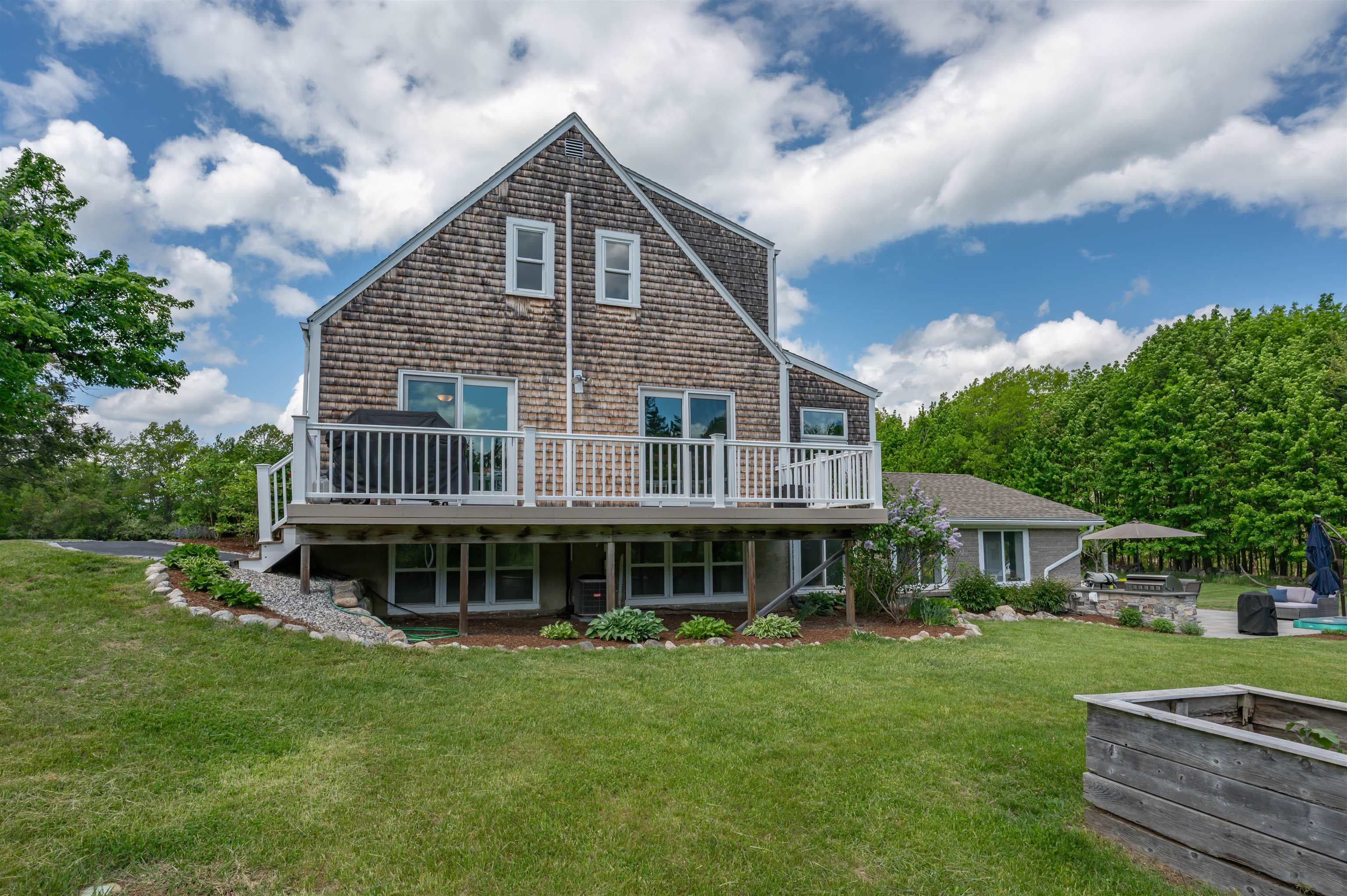 105 Chestnut Hill Road Amherst, NH 03031 - Photo 4 of 59 Gallery Image 4