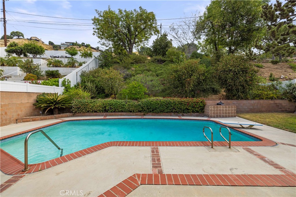 2724 North Kenneth Road Burbank, CA 91504 - Photo 11 of 35