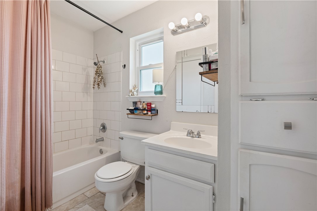 6702 Everhart Road, Unit I105 Corpus Christi, TX 78413 - Photo 8 of 13 Gallery Image 8
