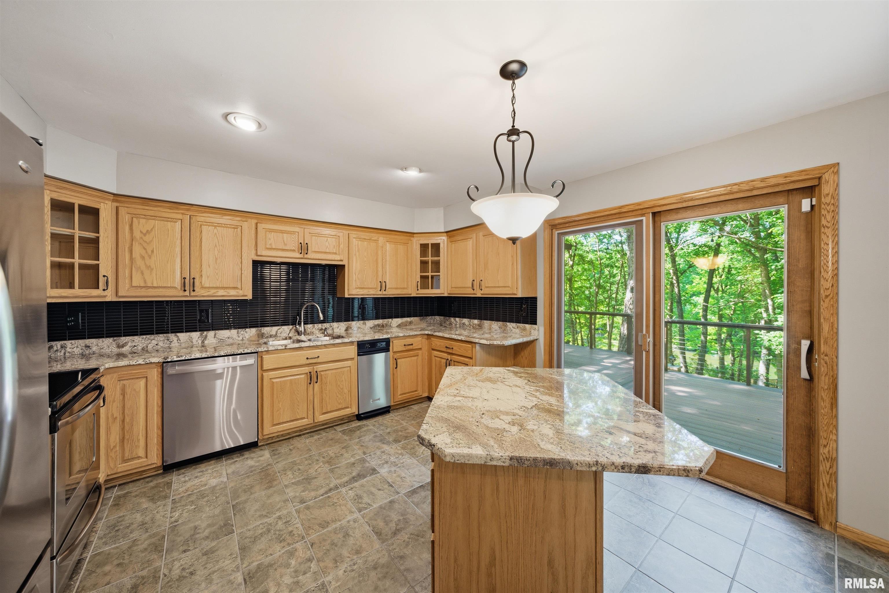 1323 East Truitt Road Chillicothe, IL 61523 - Photo 16 of 96