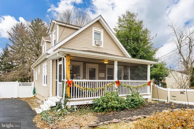 $455,000 | 174 Crest Avenue, Hamilton, NJ 08690