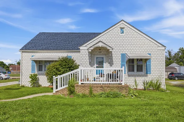 $249,000 | 209 South Broadway, Hoffman, IL 62250
