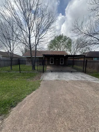$1,900 | 1135 Greencroft Street, Channelview, TX 77530