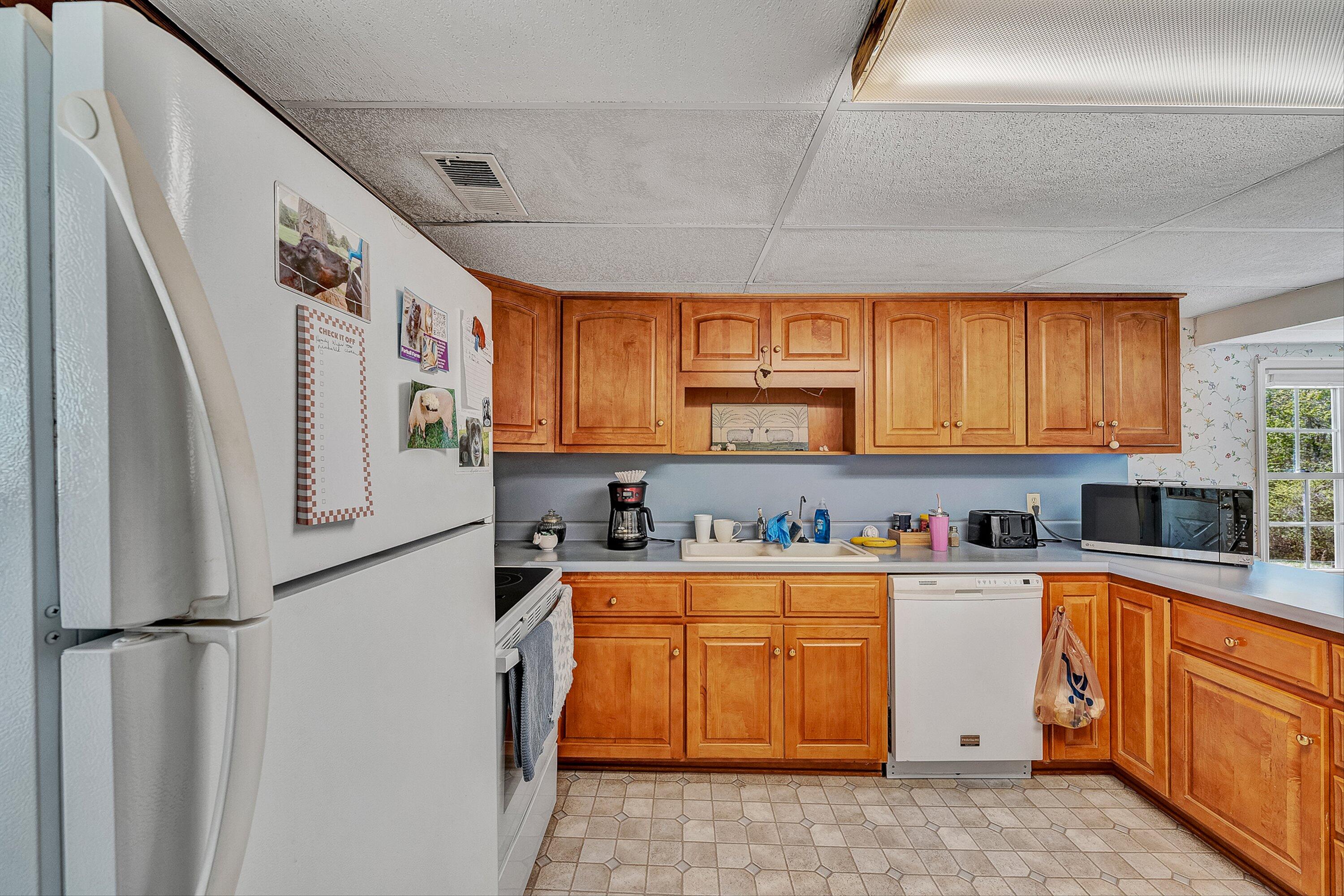 1220 Holley Ridge Road Henry, VA 24102 - Photo 11 of 69 10-VM-01488