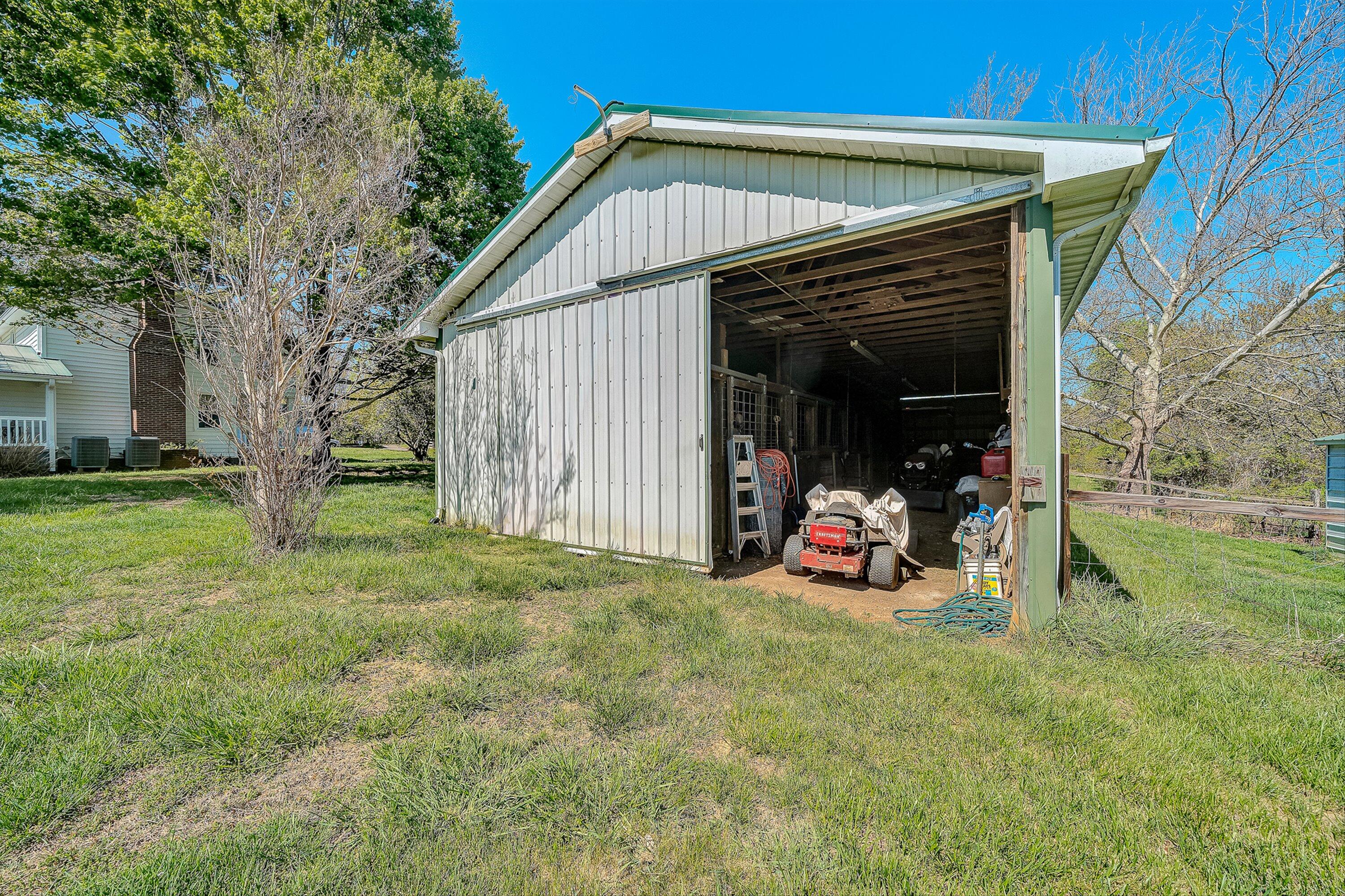 1220 Holley Ridge Road Henry, VA 24102 - Photo 37 of 70 36-VM-01560