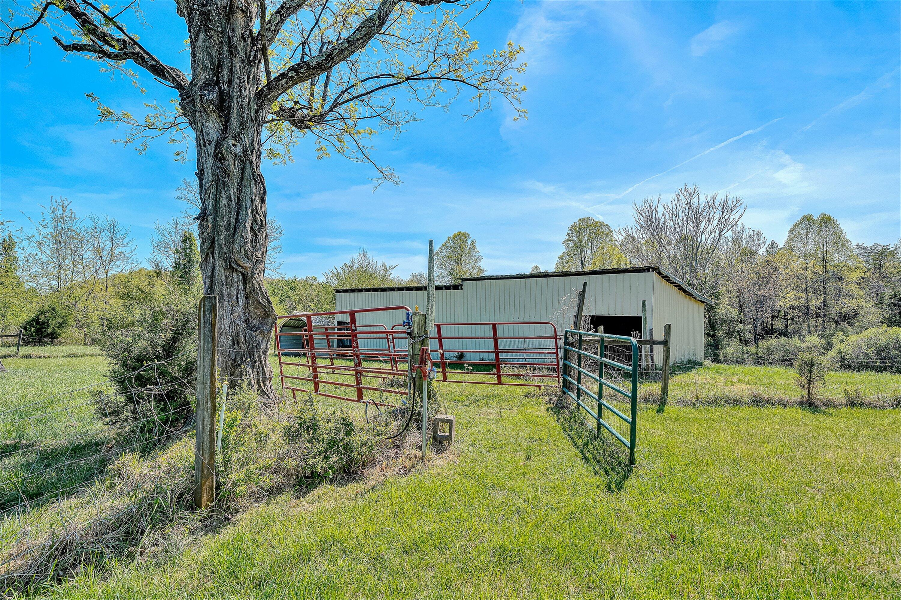 1220 Holley Ridge Road Henry, VA 24102 - Photo 44 of 69 44-VM-01590