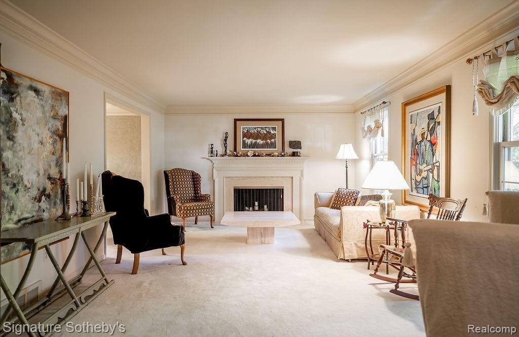 900 Sandhurst Road Bloomfield Hills, MI 48302 - Photo 4 of 37 4.JPG