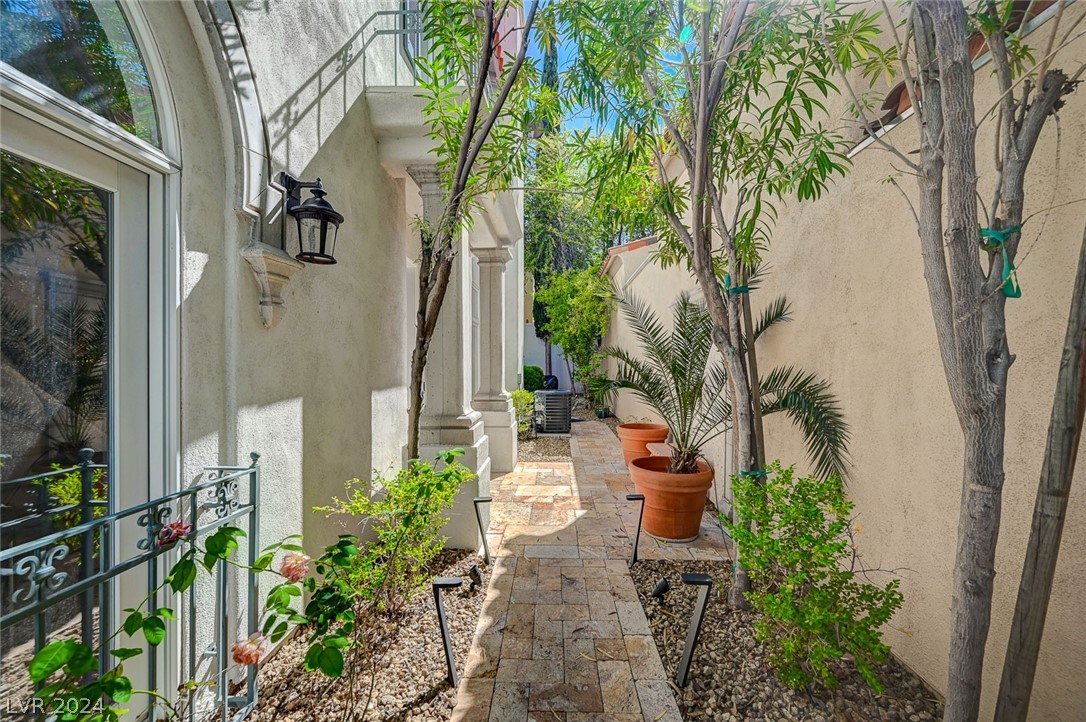 9005 Robinson Ridge Drive Las Vegas, NV 89117 - Photo 11 of 99