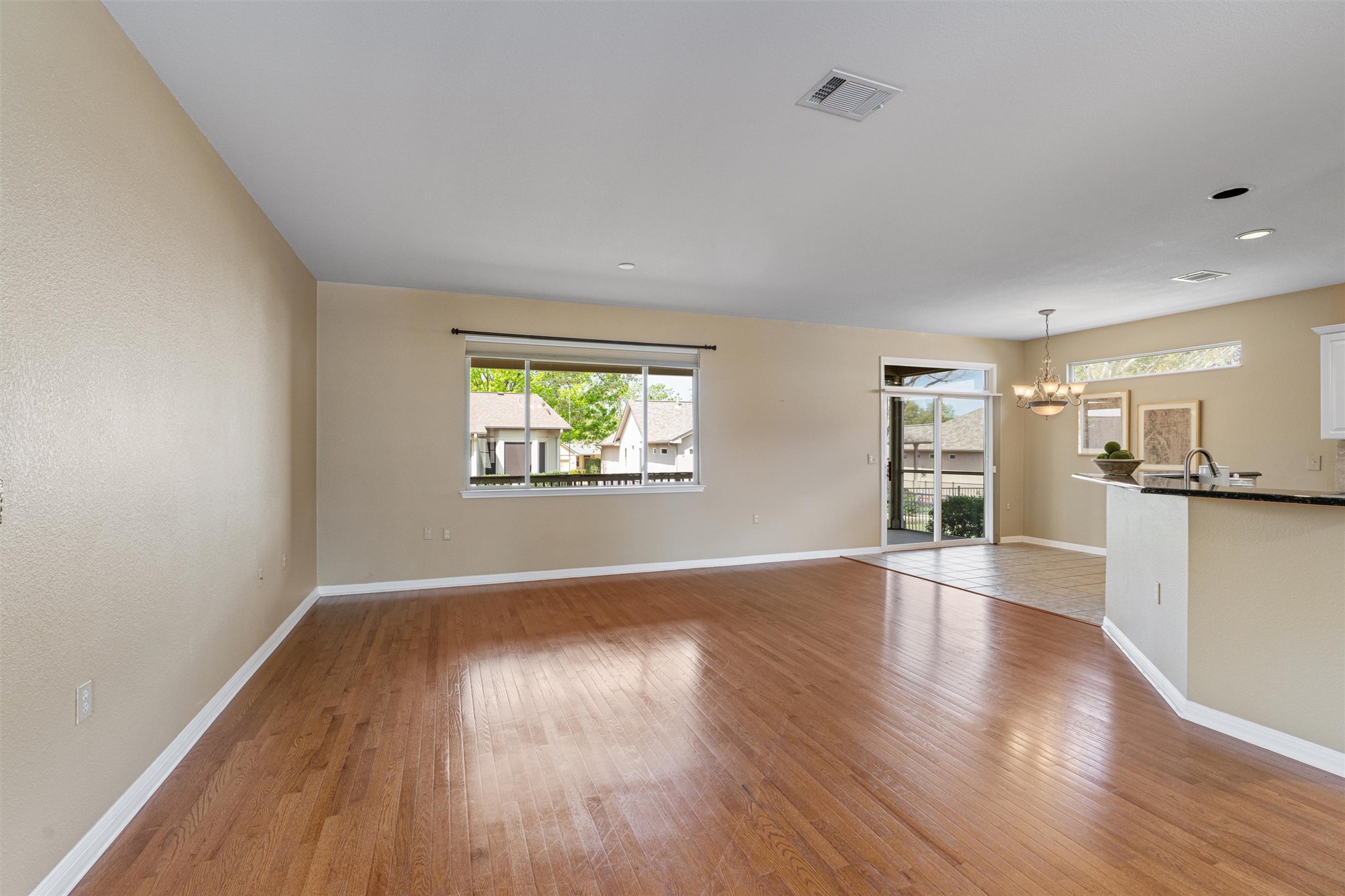 113 Coreopsis Way Georgetown, TX 78633 - Photo 5 of 37