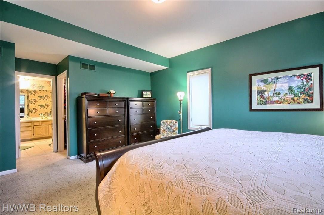 19013 Van Road Livonia, MI 48152 - Photo 18 of 34 18.jpg
