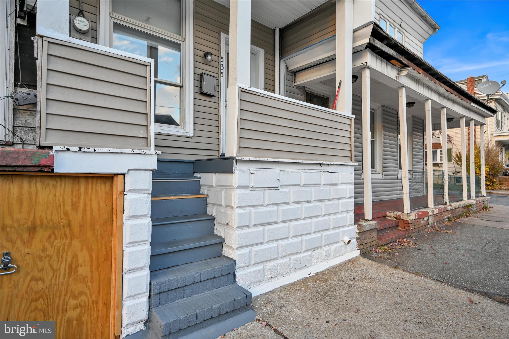 535 East Centre Street Mahanoy City, PA 17948 - Photo 4 of 26 a view of entryway with stairs