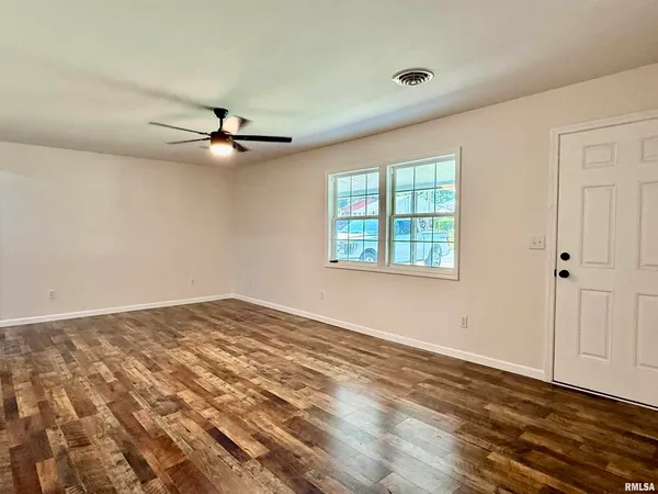 $189,900 | 101 Oak Drive, Metropolis, IL 62960