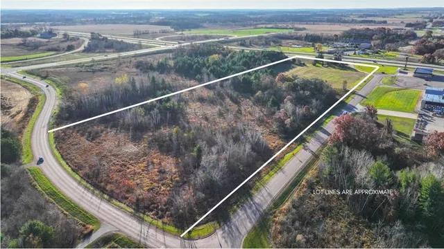 $399,000 | N2541 Farm Drive, Waupaca, WI 54981