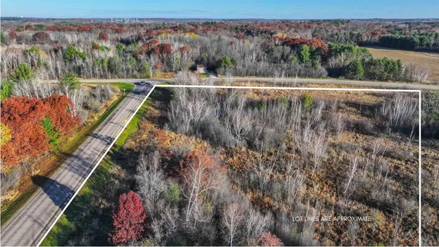 $399,000 | N2541 Farm Drive, Waupaca, WI 54981