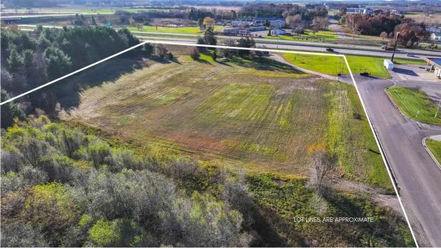 $399,000 | N2541 Farm Drive, Waupaca, WI 54981