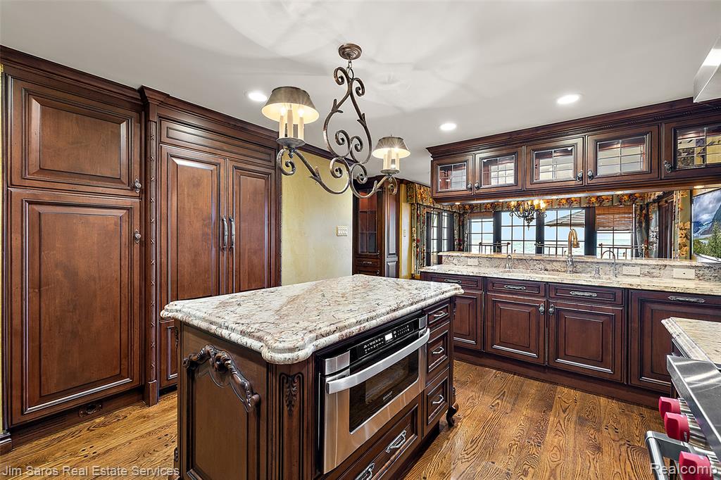49016 Point Lakeview Street Chesterfield, MI 48047 - Photo 15 of 62