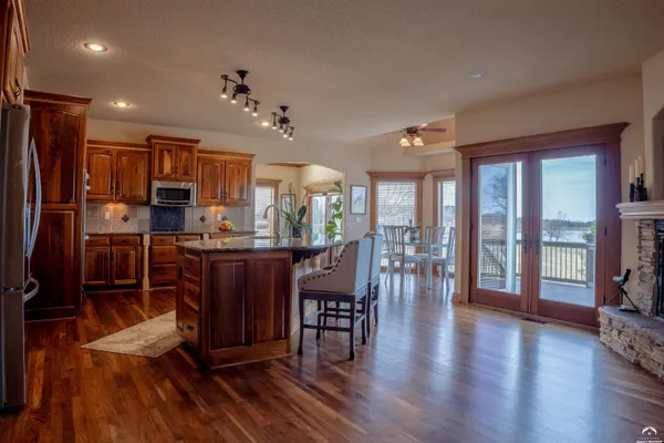 $1,325,000 | 1824 North 700 Road, Baldwin City, KS 66006