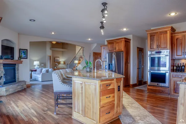 $1,350,000 | 1824 North 700 Road, Baldwin City, KS 66006