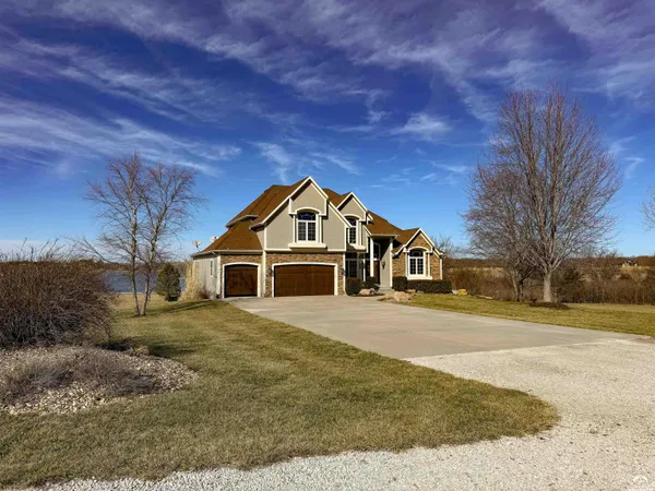 $1,350,000 | 1824 North 700 Road, Baldwin City, KS 66006