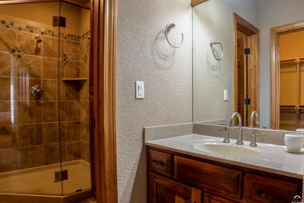 $1,325,000 | 1824 North 700 Road, Baldwin City, KS 66006