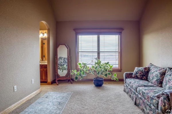 $1,325,000 | 1824 North 700 Road, Baldwin City, KS 66006