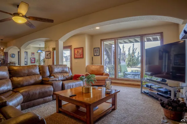 $1,350,000 | 1824 North 700 Road, Baldwin City, KS 66006