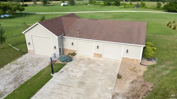 $1,325,000 | 1824 North 700 Road, Baldwin City, KS 66006