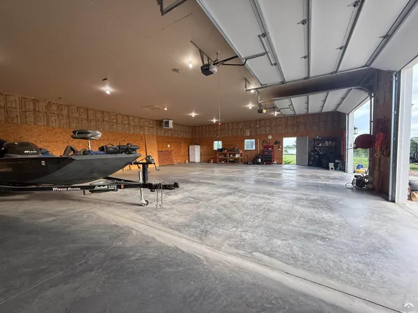 $1,325,000 | 1824 North 700 Road, Baldwin City, KS 66006