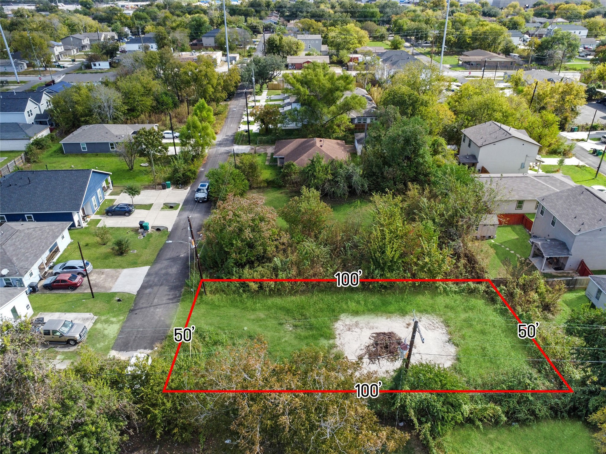 an aerial view of a houses with outdoor space and lake view