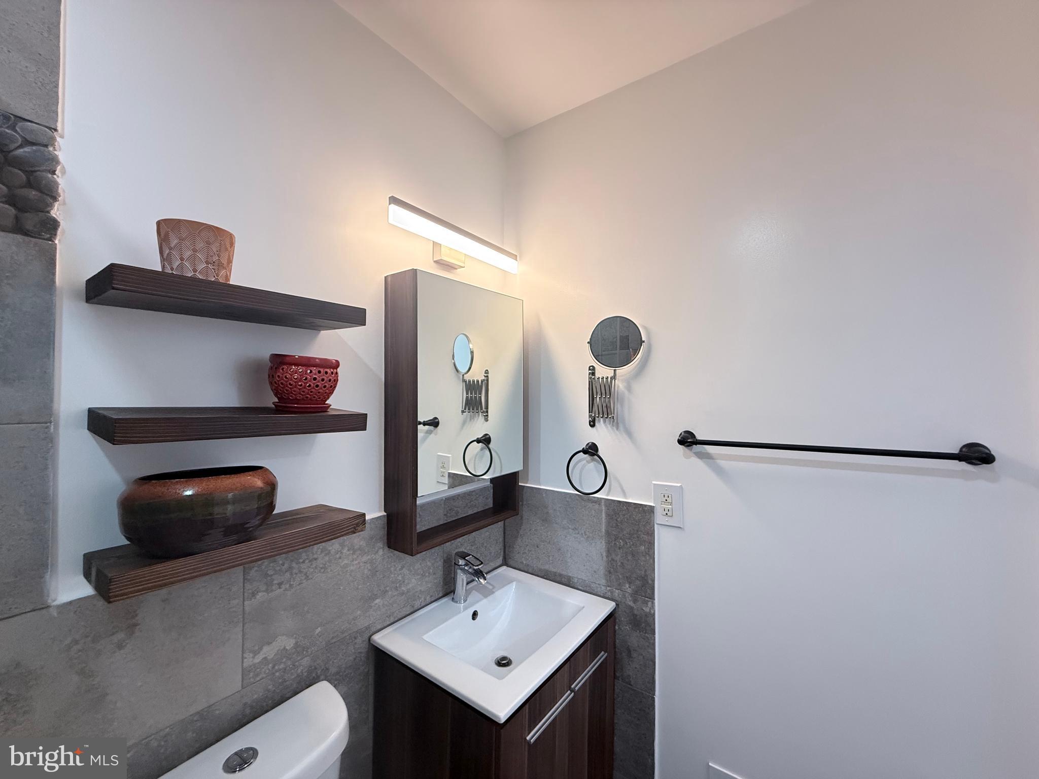 1113 Holbrook Terrace Northeast Washington, DC 20002 - Photo 38 of 72