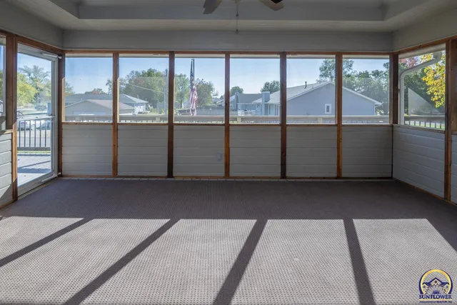 $359,500 | 302 Sunset Lane, Maple Hill, KS 66507