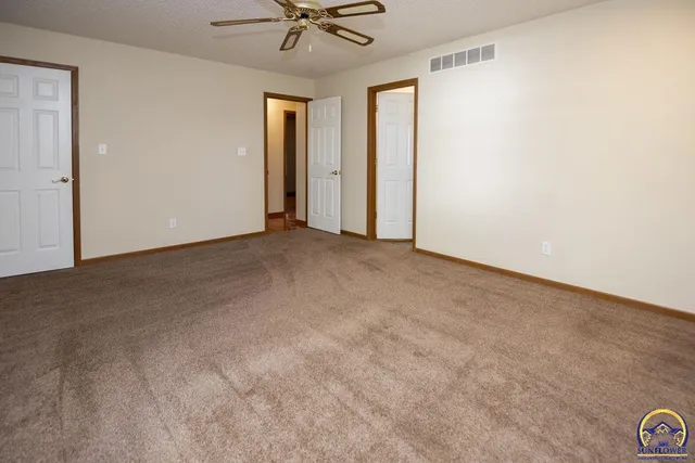 $359,500 | 302 Sunset Lane, Maple Hill, KS 66507