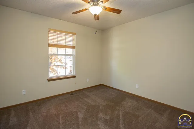 $359,500 | 302 Sunset Lane, Maple Hill, KS 66507