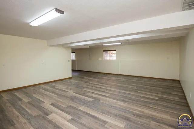 $359,500 | 302 Sunset Lane, Maple Hill, KS 66507