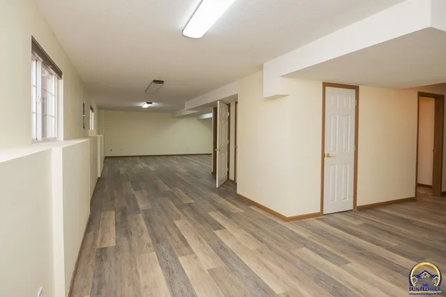 $359,500 | 302 Sunset Lane, Maple Hill, KS 66507