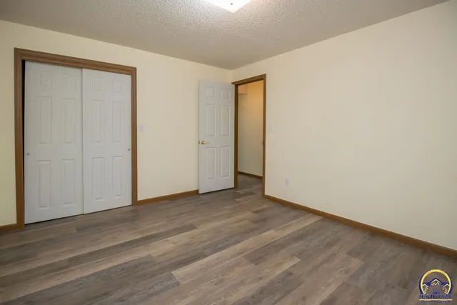 $359,500 | 302 Sunset Lane, Maple Hill, KS 66507