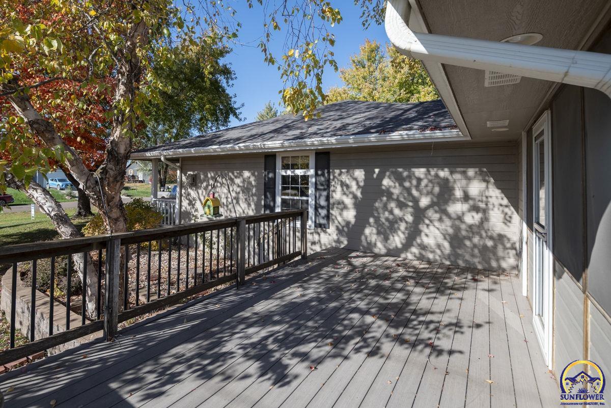 302 Sunset Lane Maple Hill, KS 66507 - Photo 37 of 43