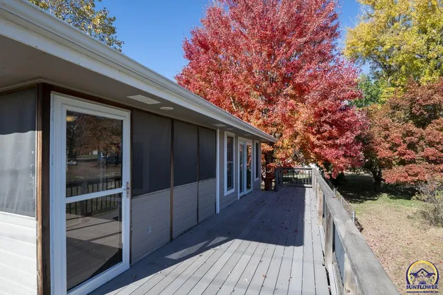 $359,500 | 302 Sunset Lane, Maple Hill, KS 66507