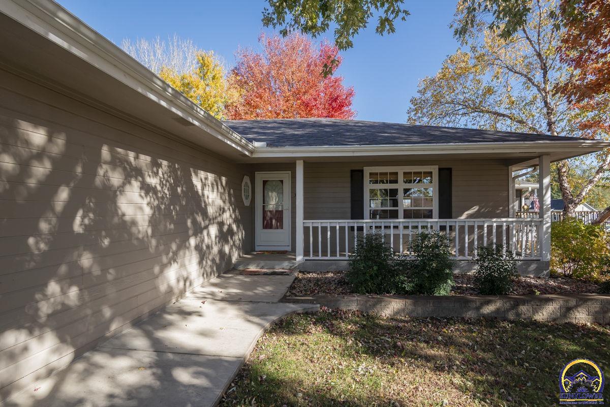 302 Sunset Lane Maple Hill, KS 66507 - Photo 4 of 43