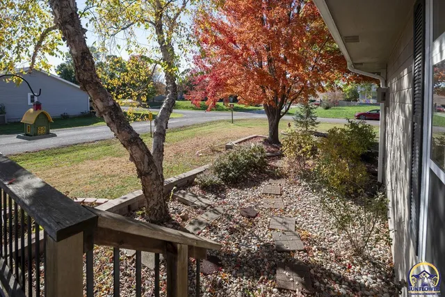 $359,500 | 302 Sunset Lane, Maple Hill, KS 66507