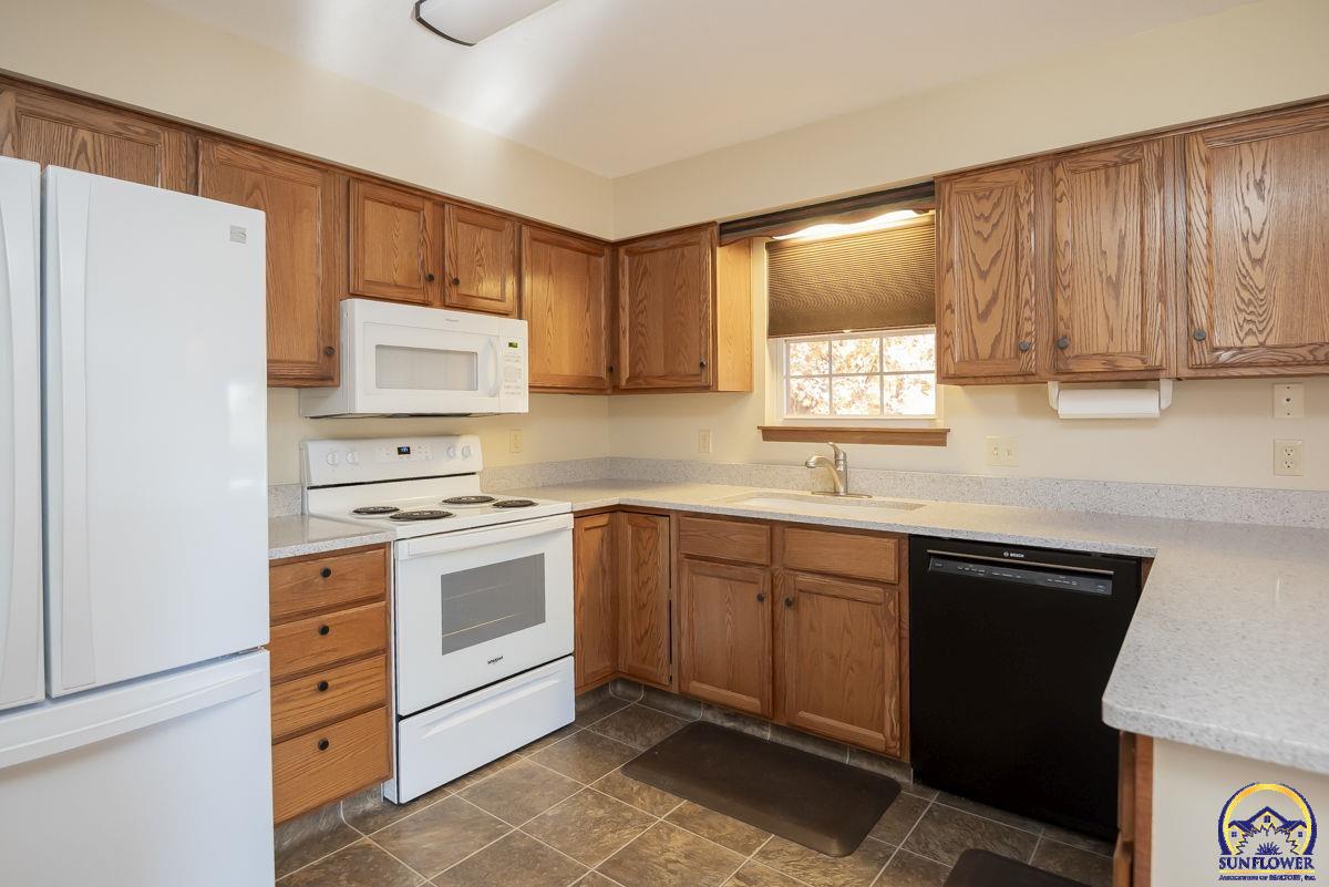 302 Sunset Lane Maple Hill, KS 66507 - Photo 8 of 43