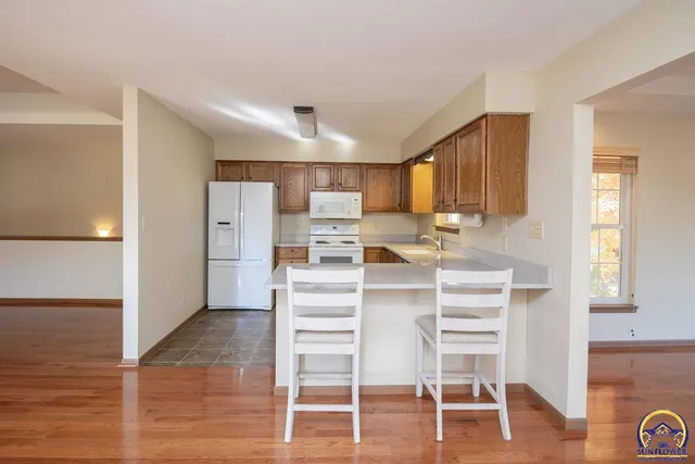 $359,500 | 302 Sunset Lane, Maple Hill, KS 66507