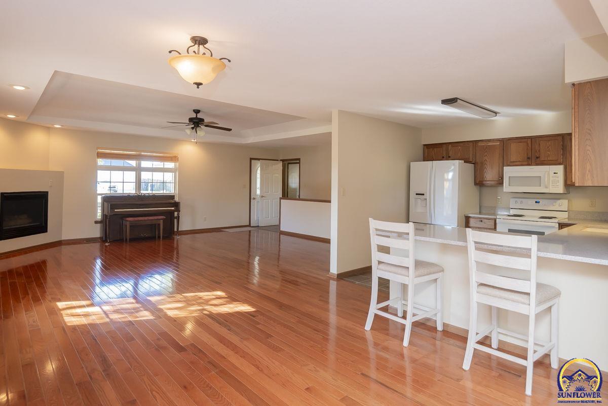 302 Sunset Lane Maple Hill, KS 66507 - Photo 10 of 43