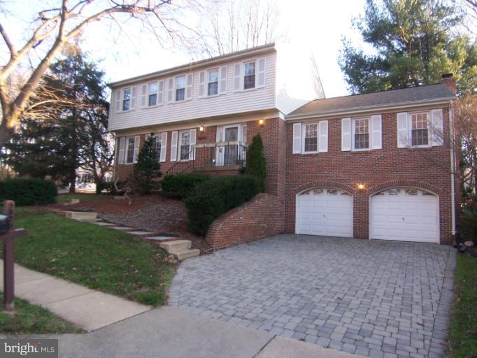 9829 Natick Road Burke, VA 22015 - Photo 18 of 18 Exterior (Front)